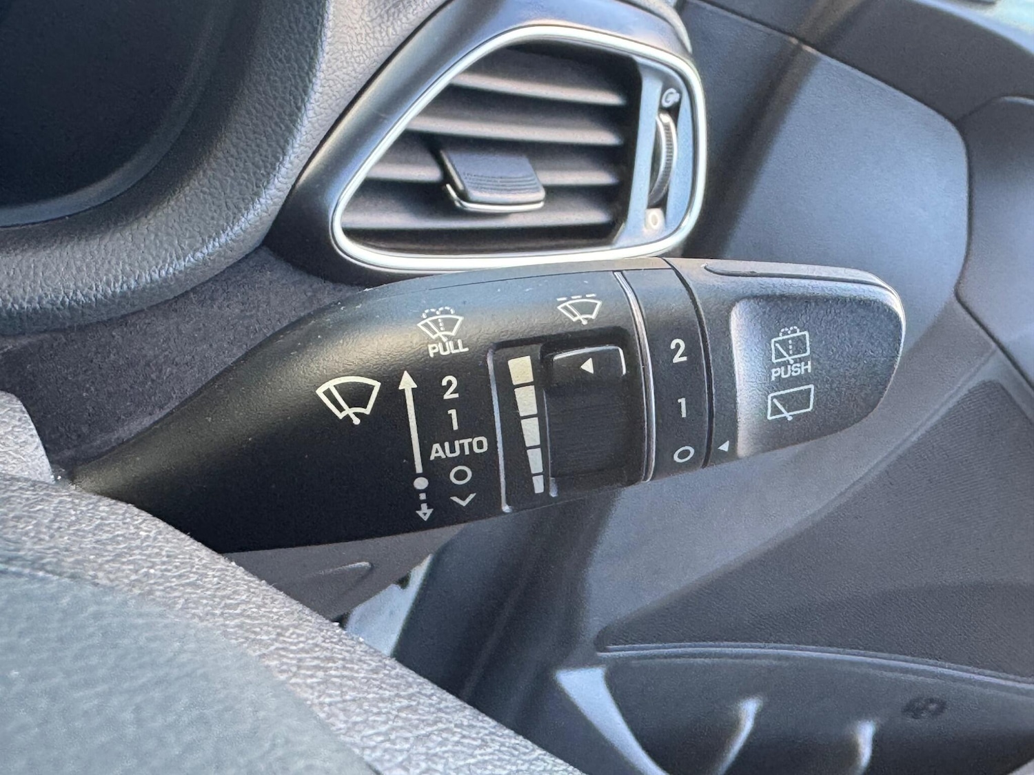 Used Hyundai i30 2018 for sale - 76572101: Photo 30