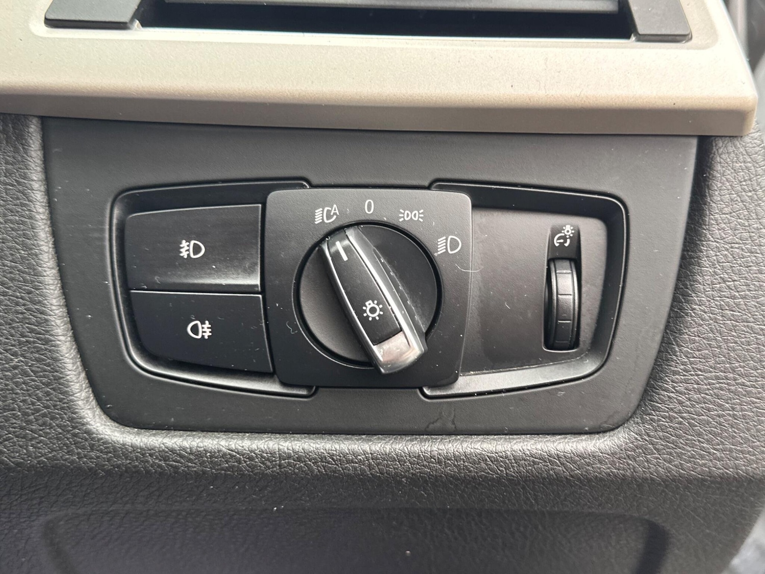 Used BMW 3 Series 2014 for sale - 76513186: Photo 41