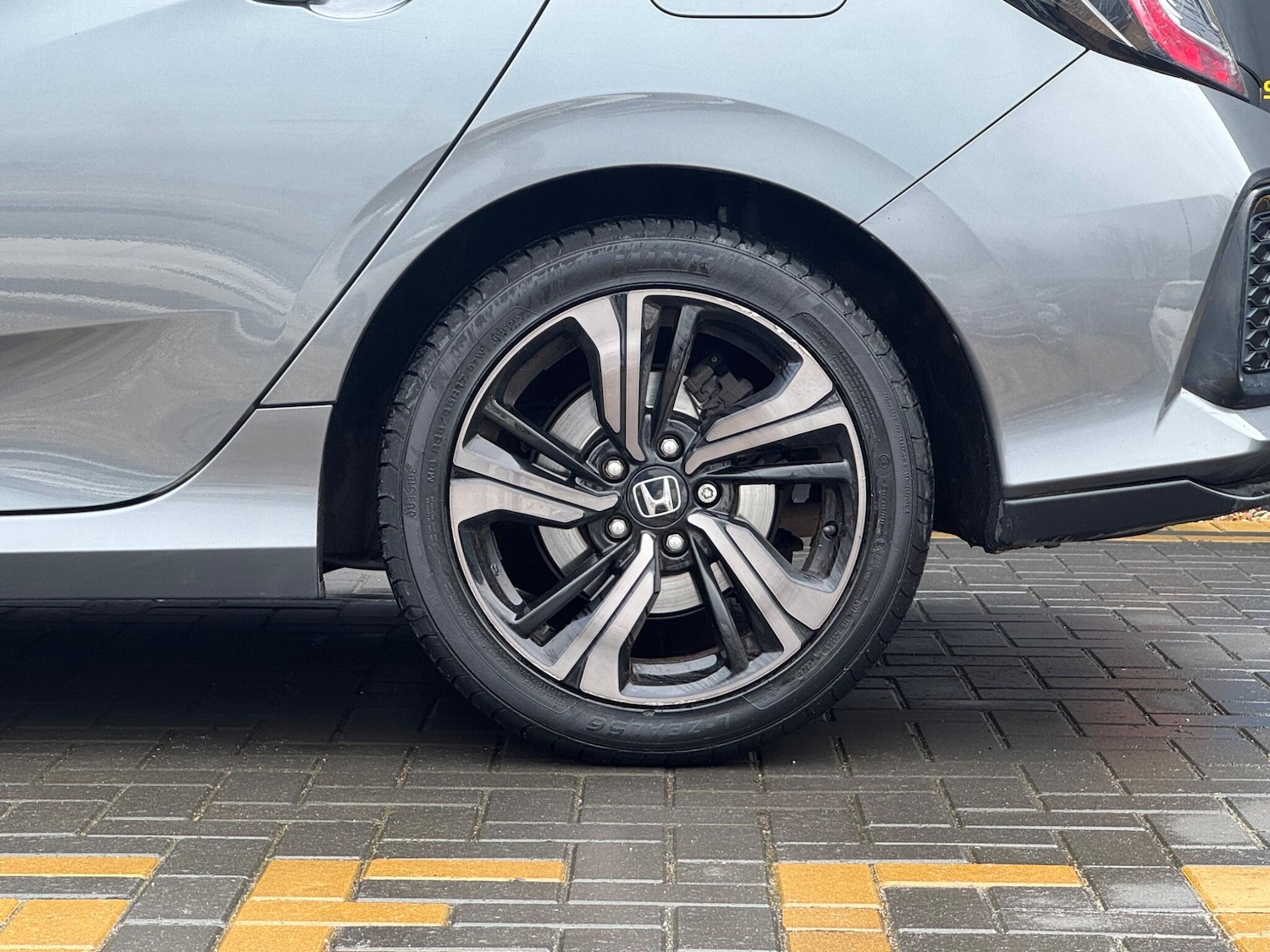 Used Honda Civic 2017 for sale - 77625371: Photo 12