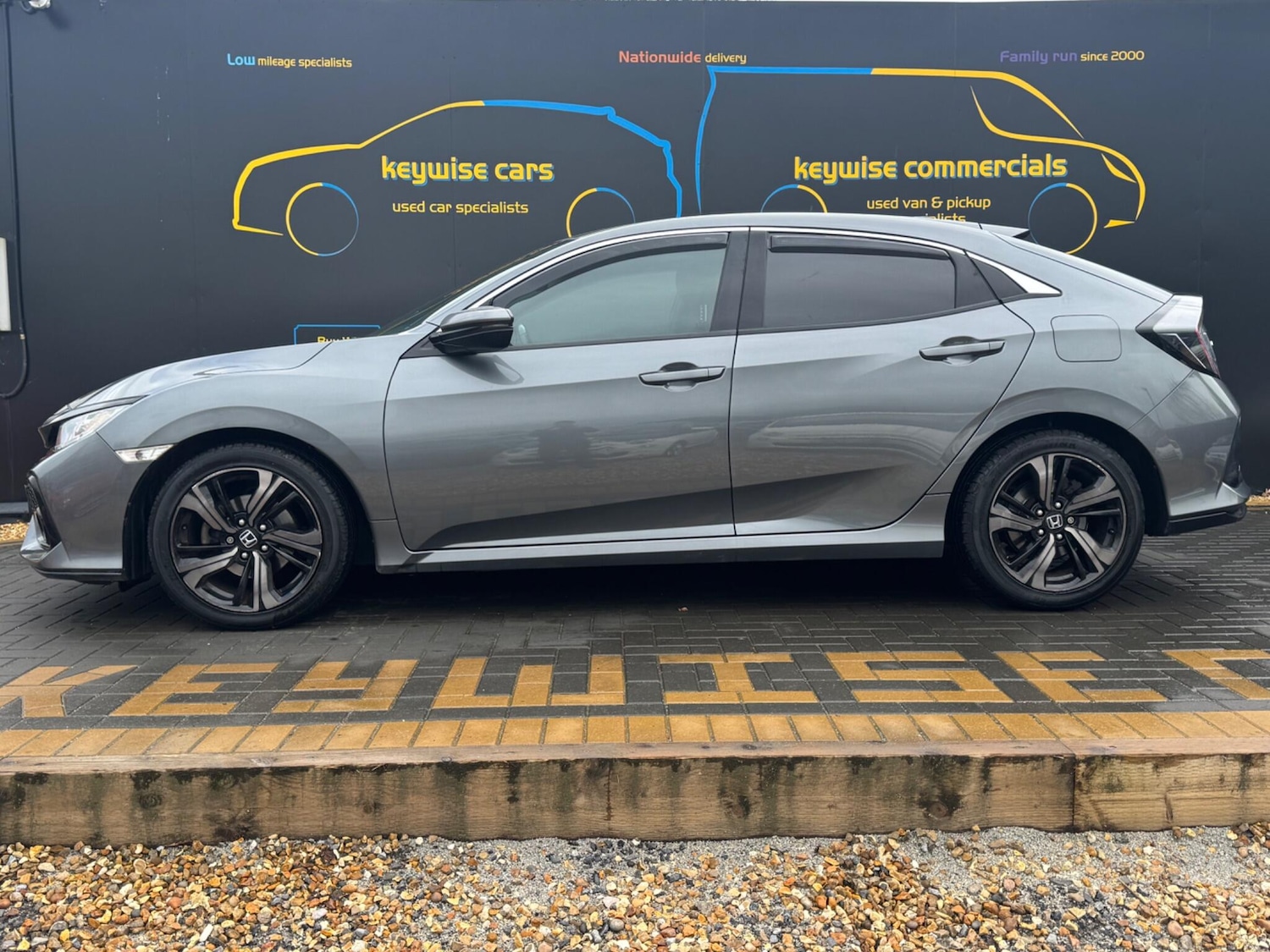 Used Honda Civic 2017 for sale - 77625371: Photo 2