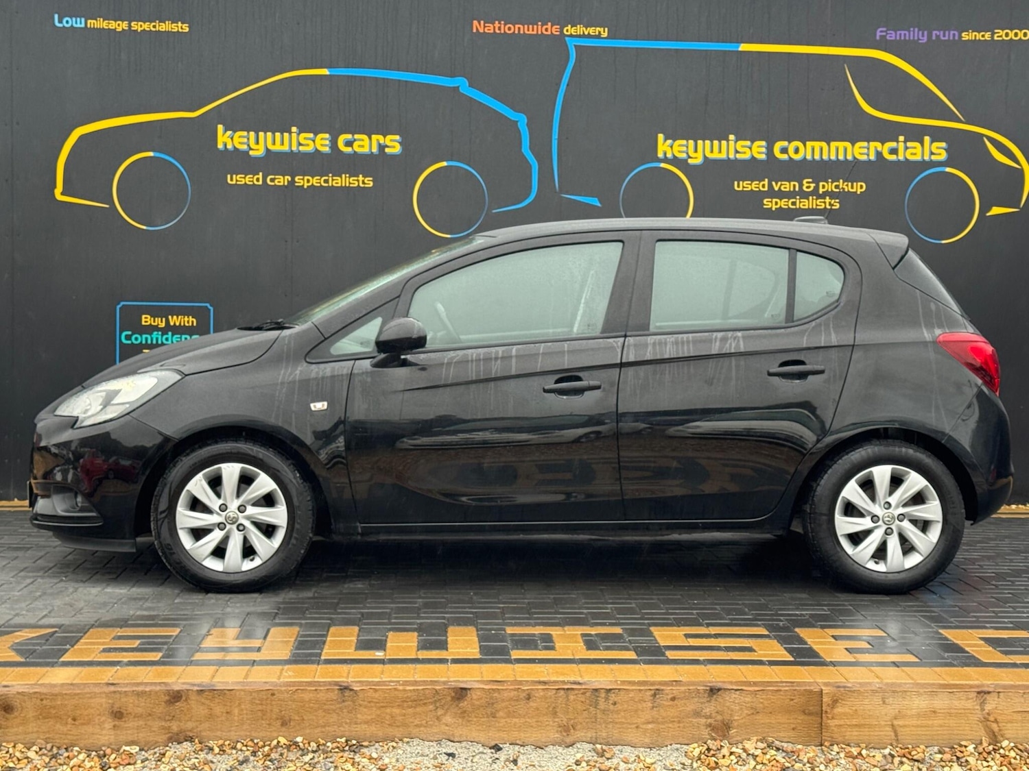 Used Vauxhall Corsa 2017 for sale - 76408695: Photo 2