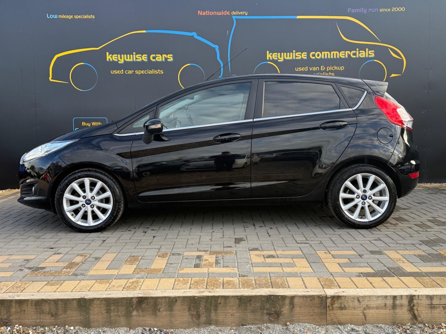 Used Ford Fiesta 2017 for sale - 78047190: Photo 2