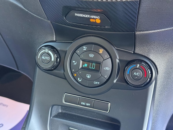 Used Ford Fiesta 2016 for sale - 76270048: Photo 30