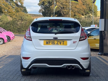 Used Ford Fiesta 2016 for sale - 76270048: Photo 4