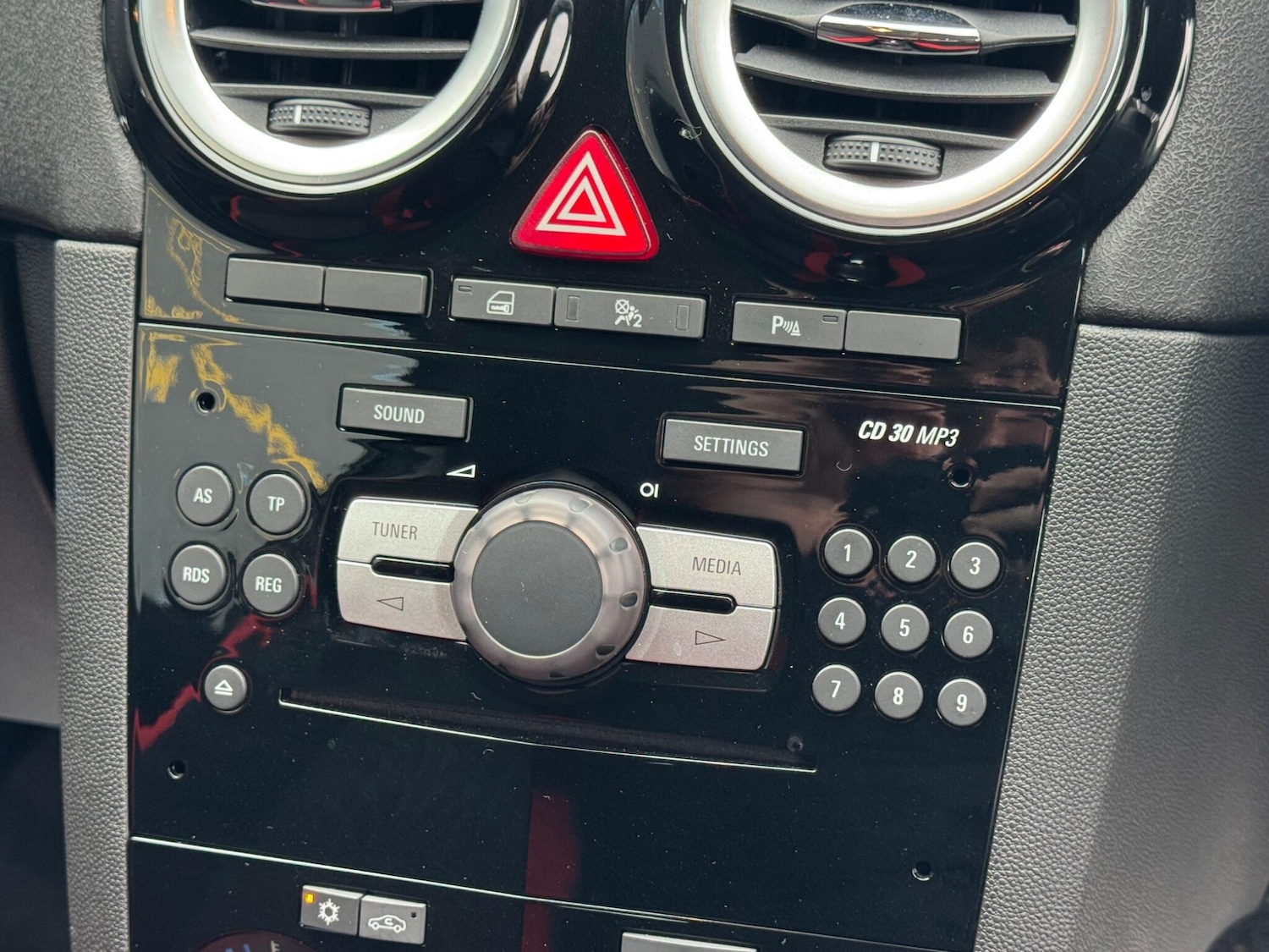 Used Vauxhall Corsa 2014 for sale - 77291693: Photo 30