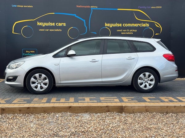 Used Vauxhall Astra 2015 for sale - 75492429: Photo 2