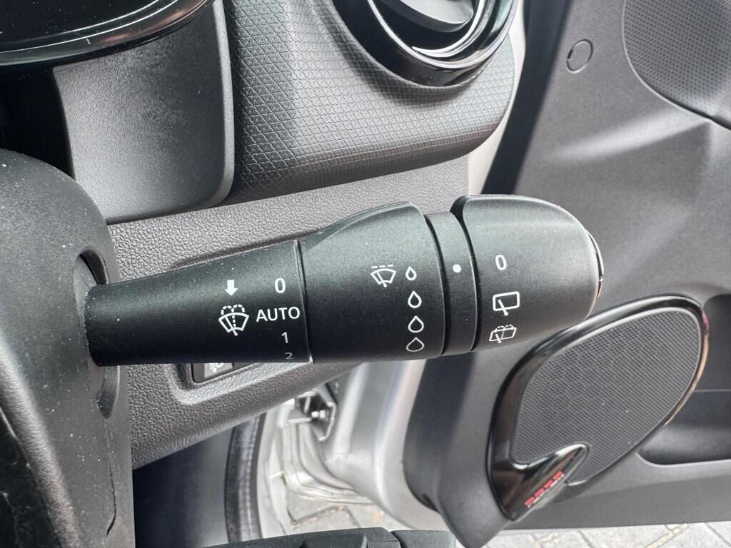 Used Renault Clio 2018 for sale - 76389278: Photo 30