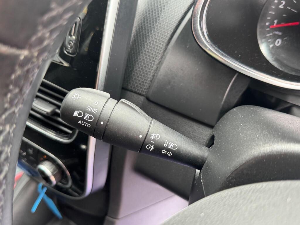 Used Renault Clio 2018 for sale - 76389278: Photo 32