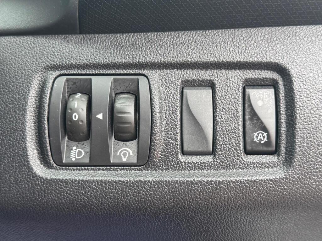 Used Renault Clio 2018 for sale - 76389278: Photo 37