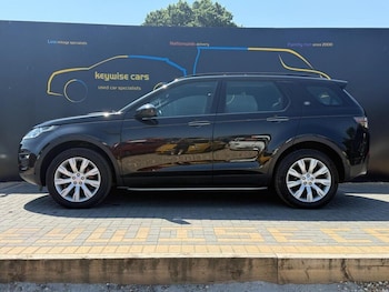 Used Land Rover Discovery Sport 2015 for sale - 79464798: Photo