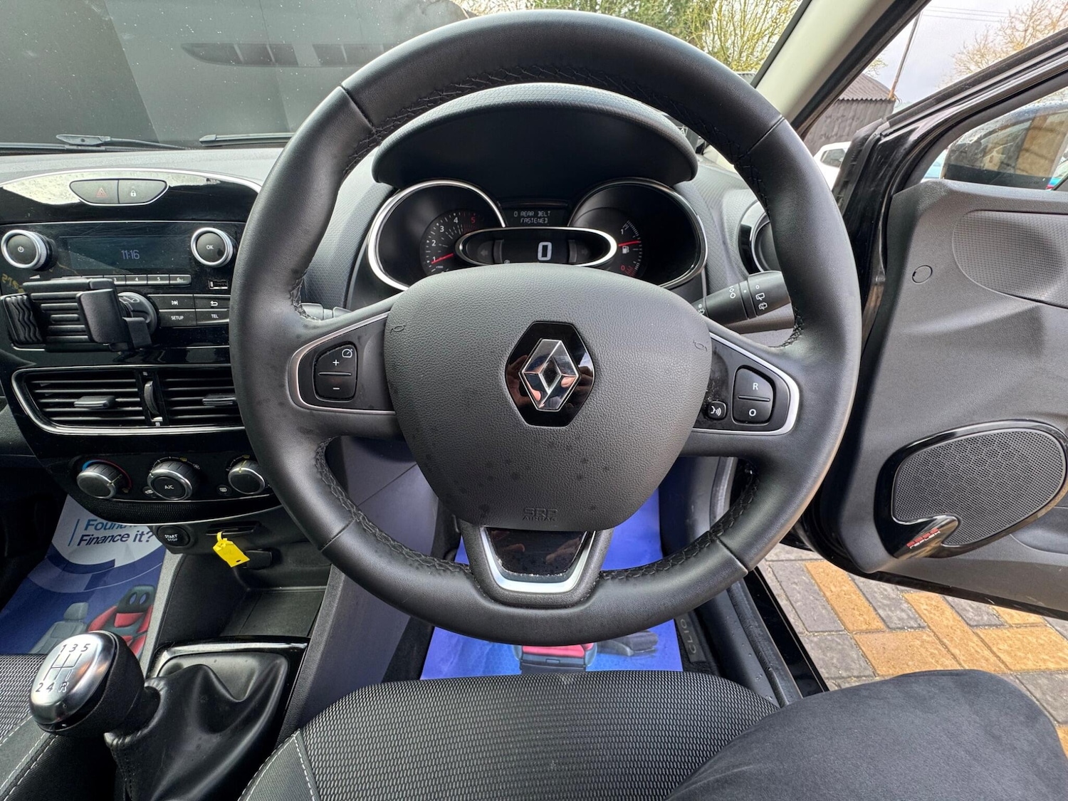 Used Renault Clio for sale - 77854035: Photo 28