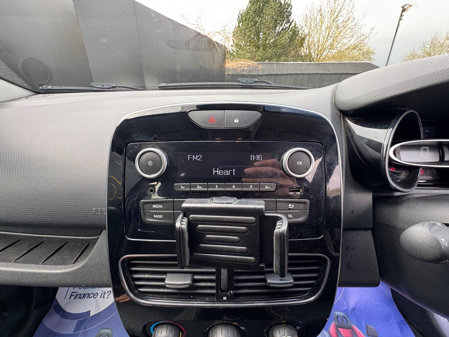 Used Renault Clio for sale - 77854035: Photo 33