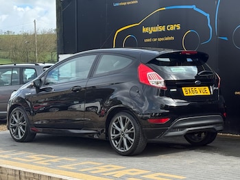 Used Ford Fiesta 2016 for sale - 78232047: Photo