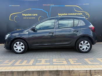 Used Dacia Sandero 2019 for sale - 79452937: Photo