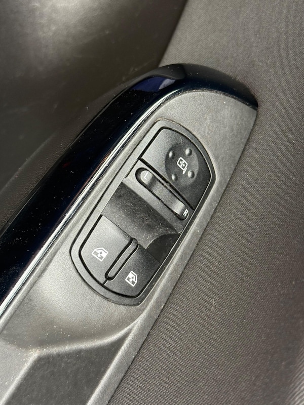 Used Vauxhall Corsa 2015 for sale - 76306819: Photo 36