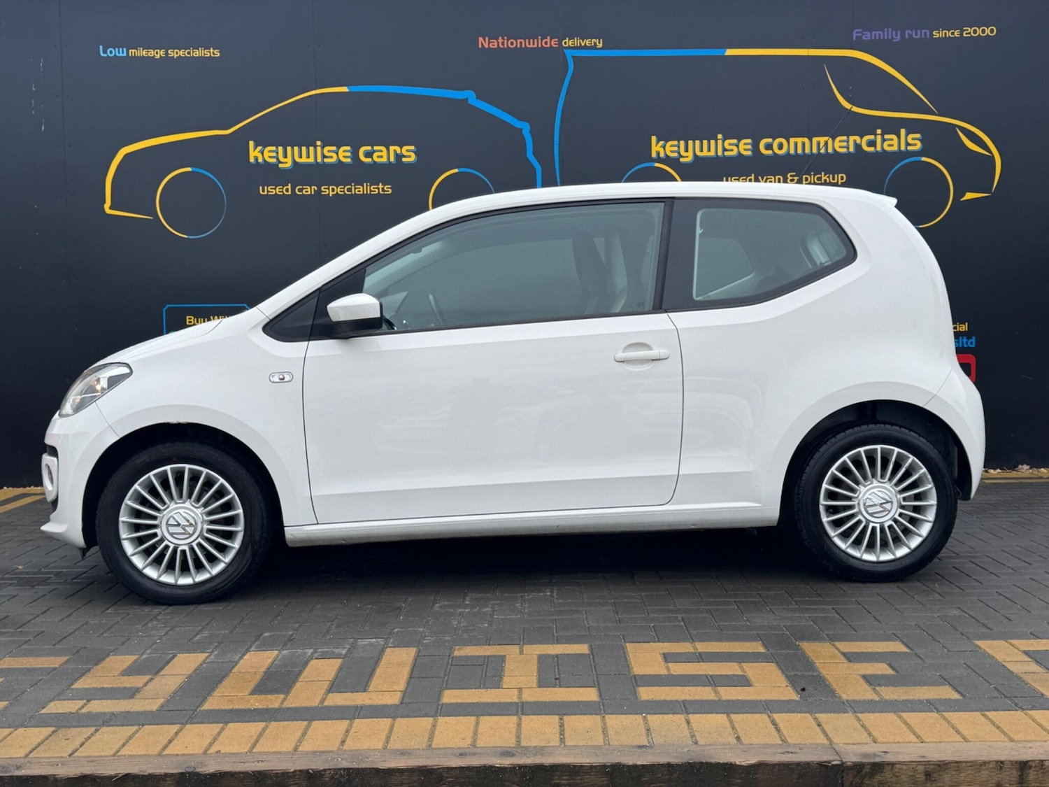 Used Volkswagen up! 2012 for sale - 77495848: Photo 2