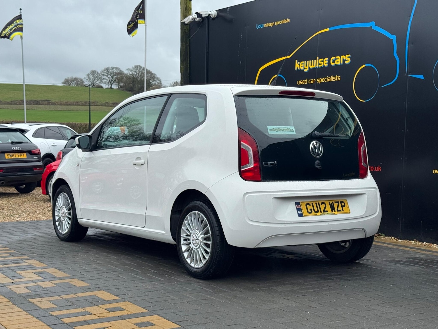 Used Volkswagen up! 2012 for sale - 77495848: Photo 3