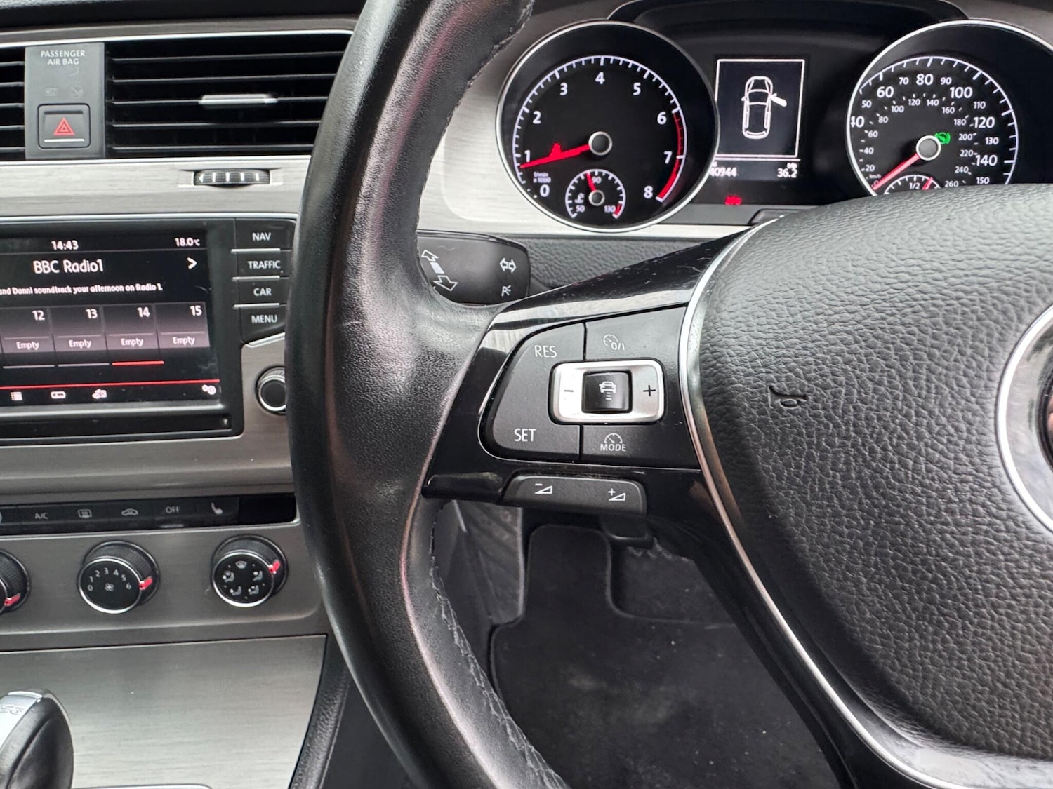 Used Volkswagen Golf 2016 for sale - 76991450: Photo 28