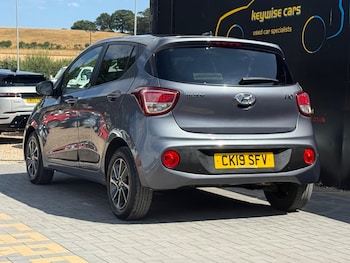 Used Hyundai i10 2019 for sale - 79348722: Photo