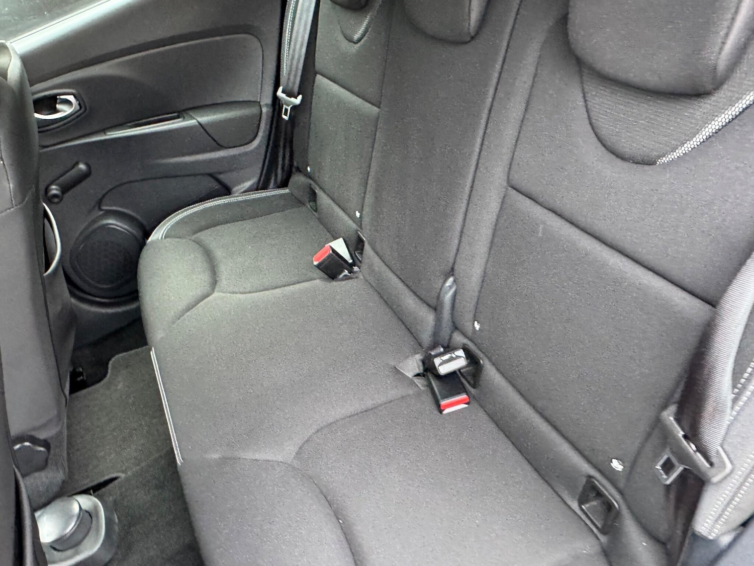 Used Renault Clio for sale - 77290586: Photo 25