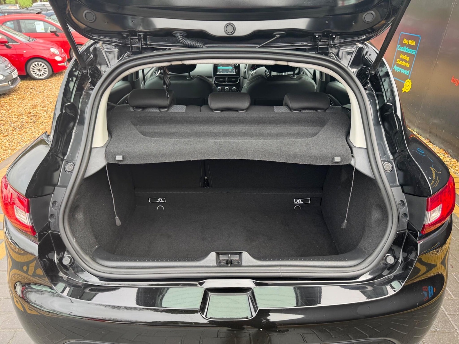 Used Renault Clio for sale - 77290586: Photo 26