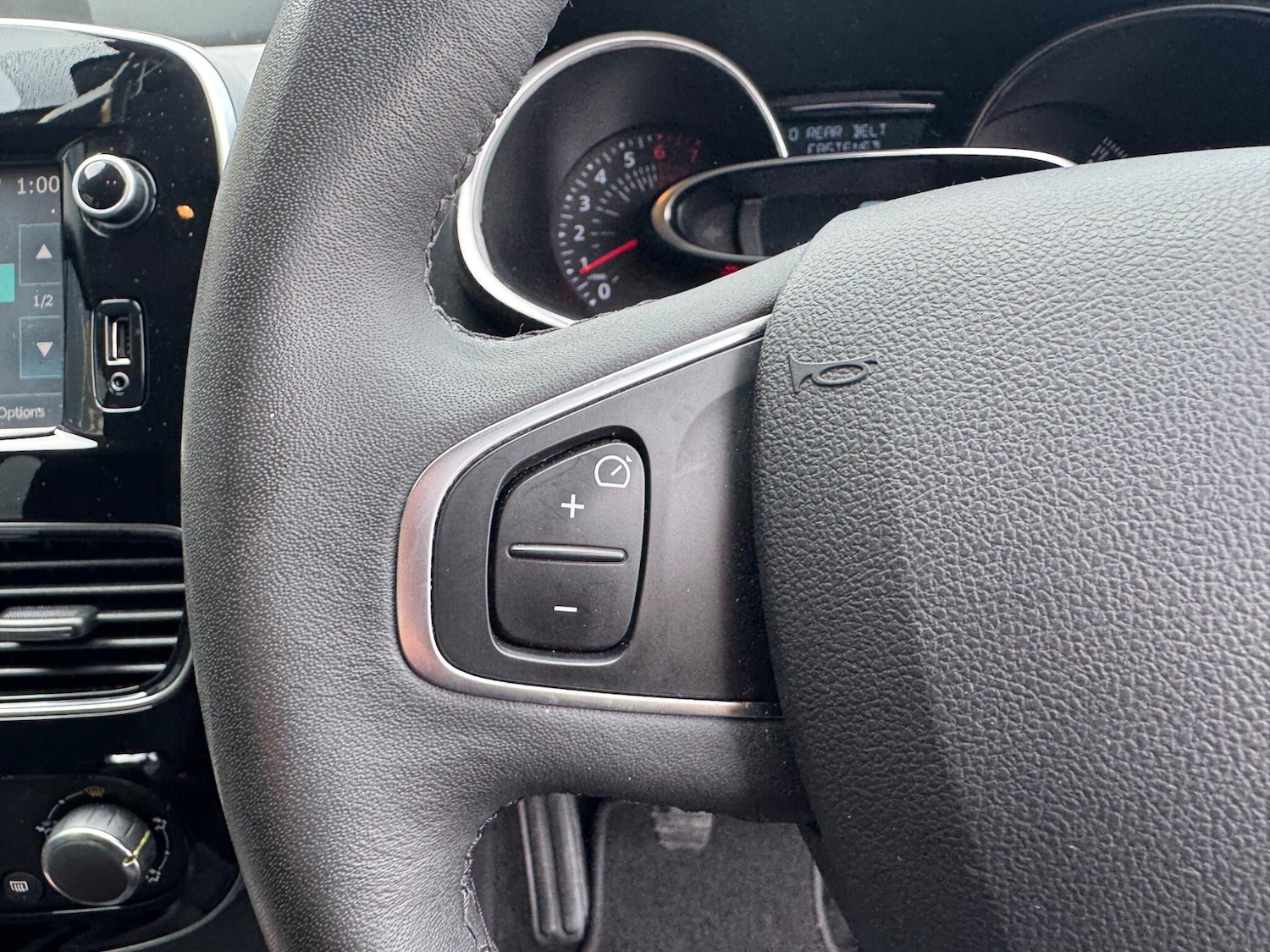 Used Renault Clio for sale - 77290586: Photo 28