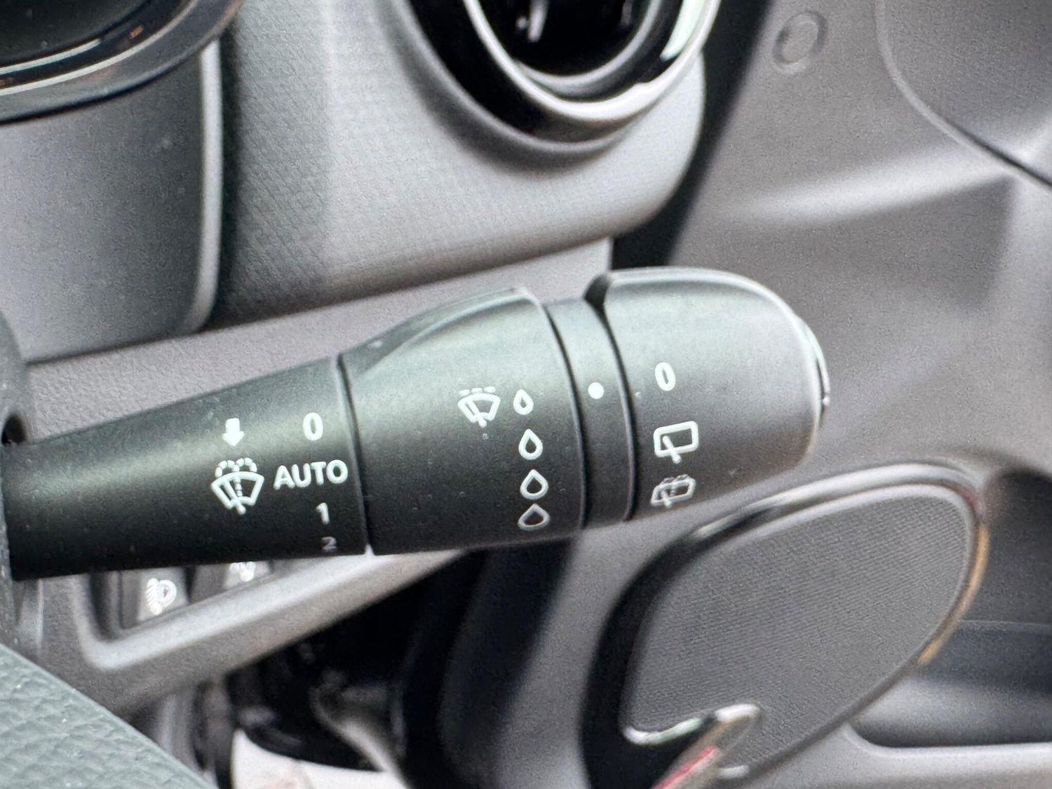 Used Renault Clio for sale - 77290586: Photo 30