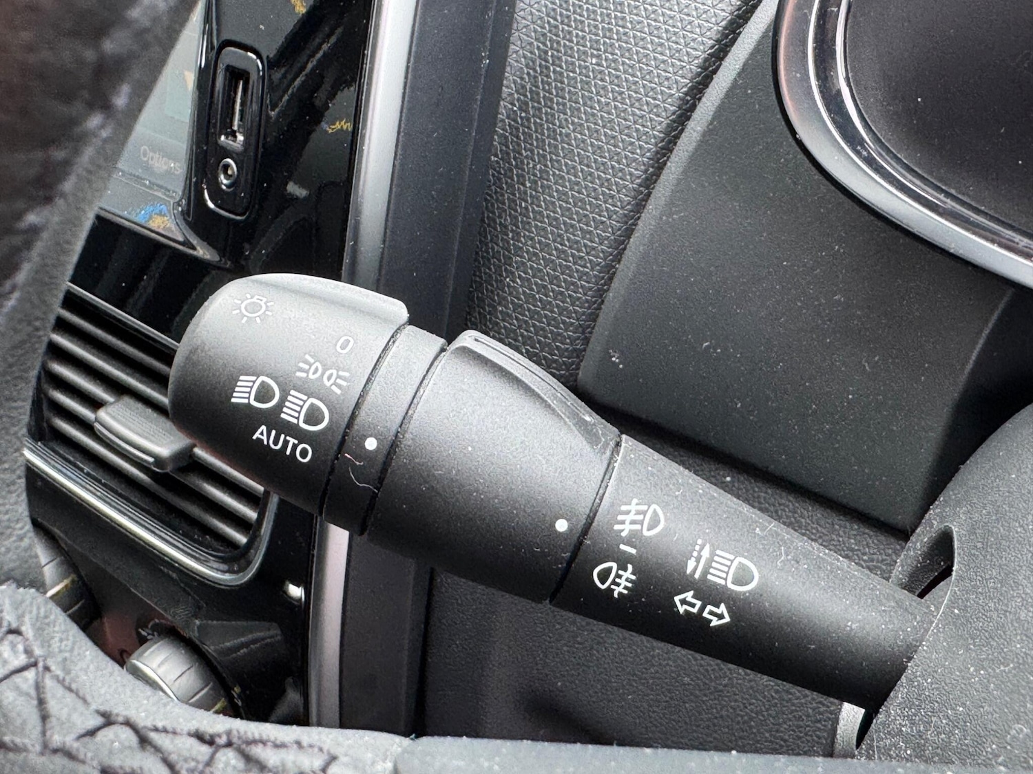 Used Renault Clio for sale - 77290586: Photo 31