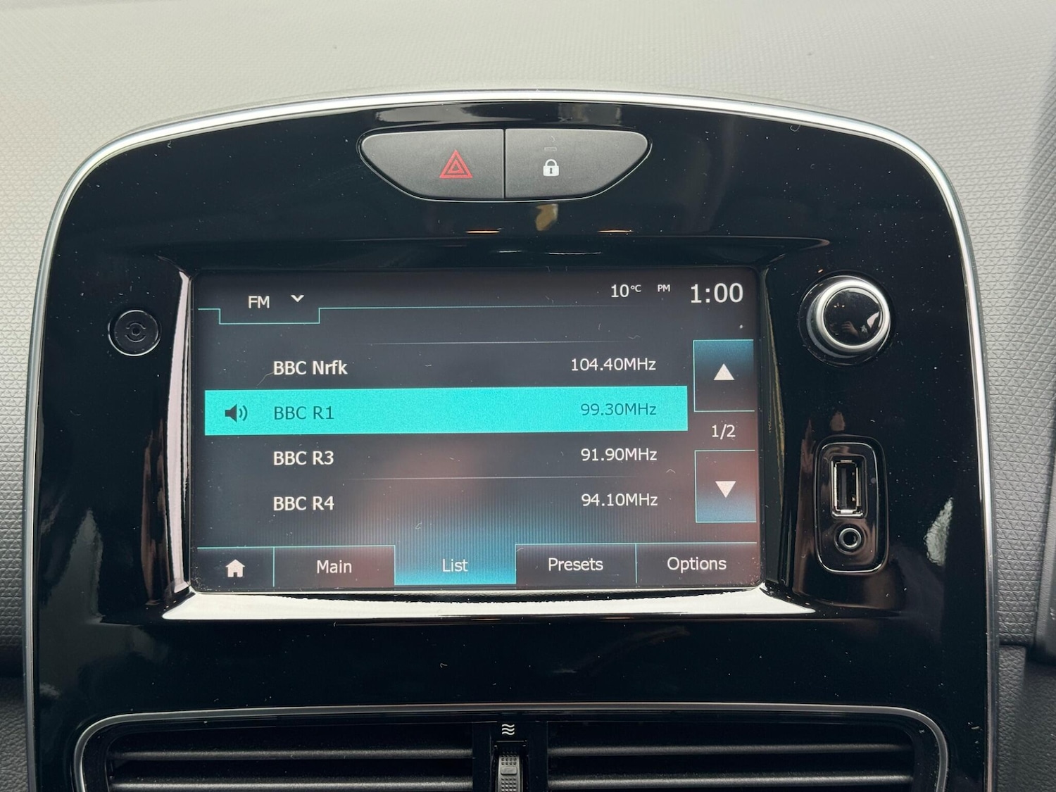 Used Renault Clio for sale - 77290586: Photo 32