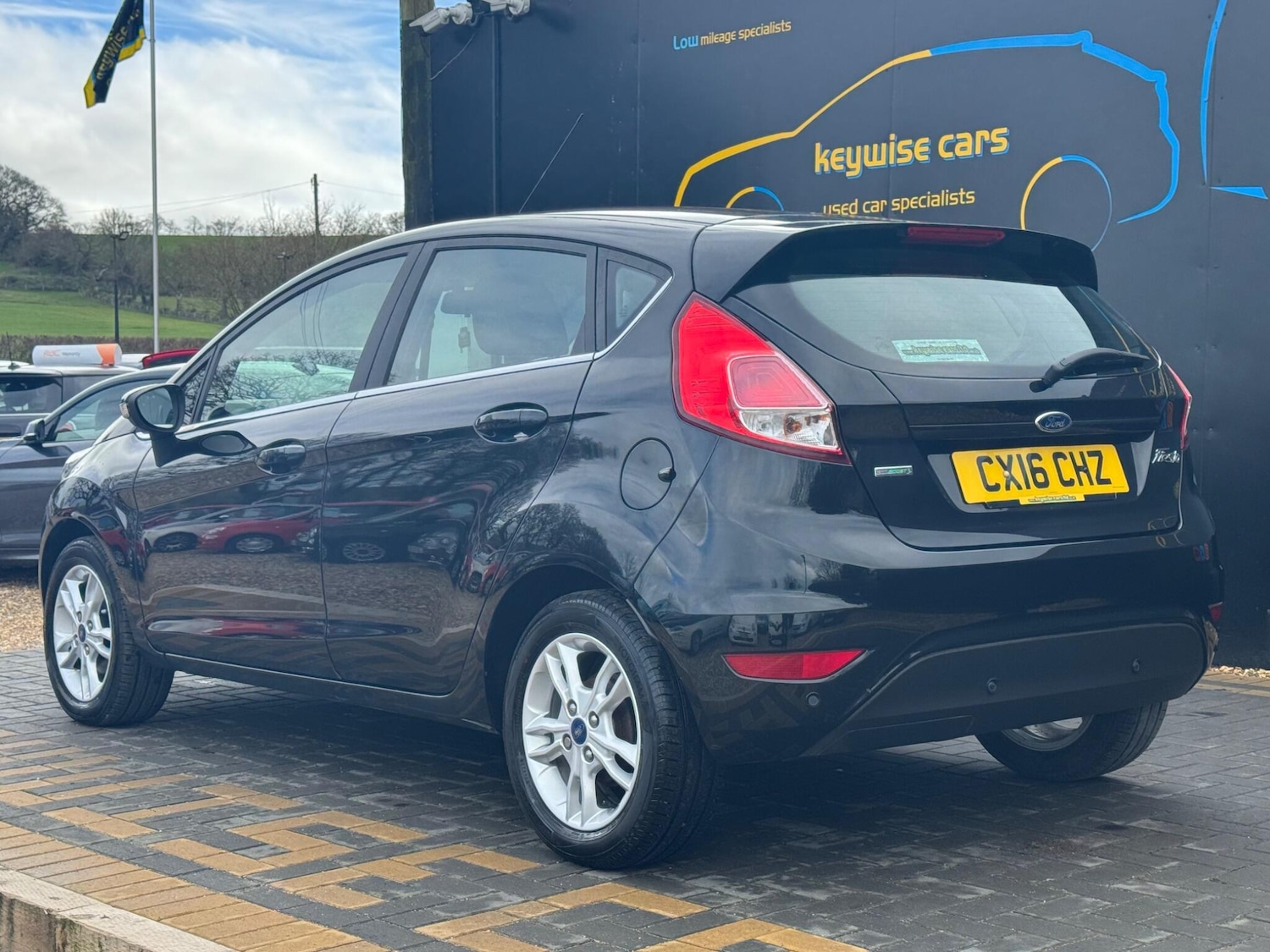 Used Ford Fiesta 2016 for sale - 77696227: Photo 2