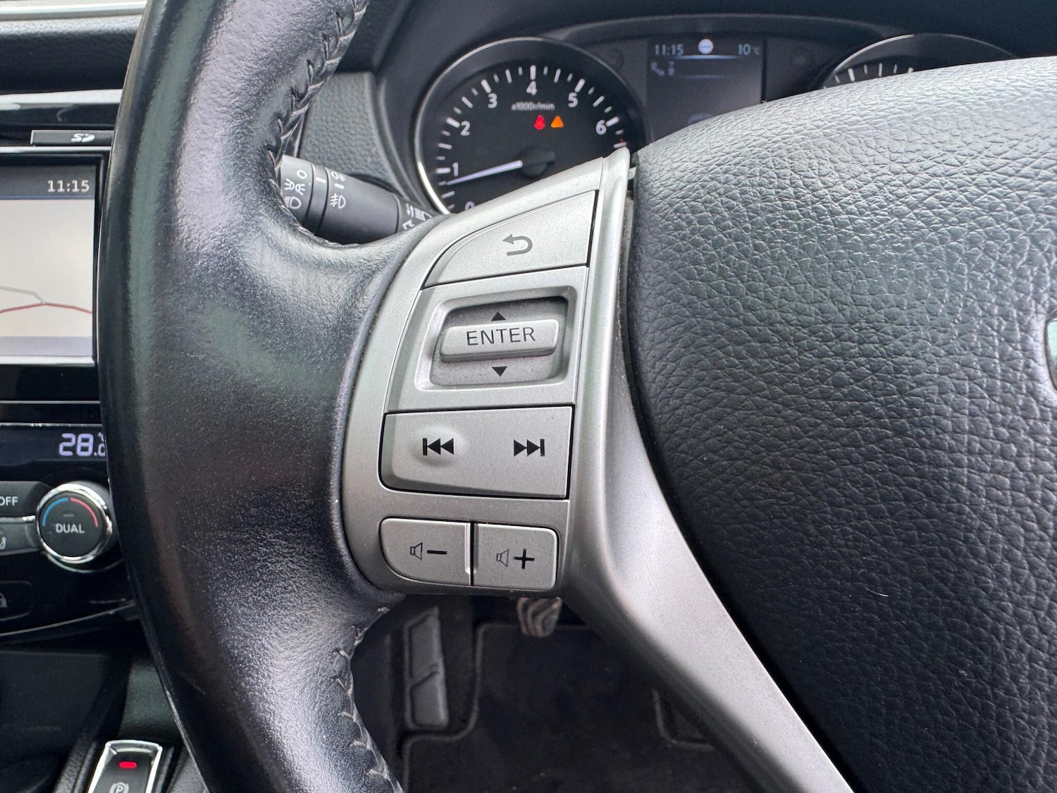 Used Nissan Qashqai 2015 for sale - 77468302: Photo 23