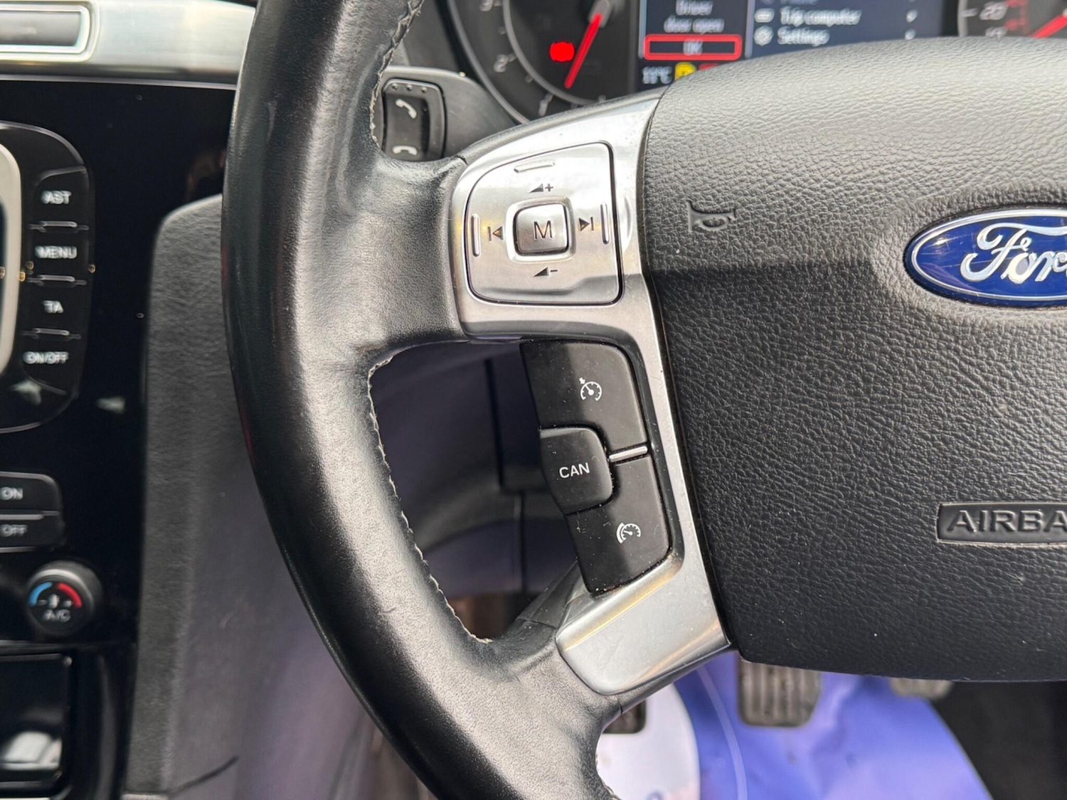 Used Ford S-Max 2015 for sale - 77278546: Photo 24