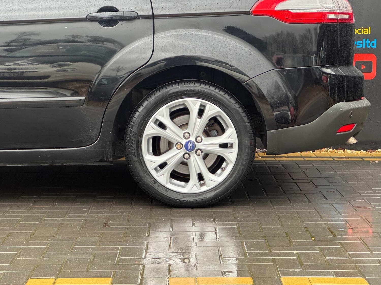 Used Ford S-Max 2015 for sale - 77278546: Photo 5