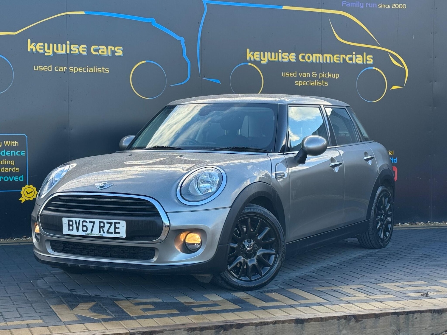 Used MINI Hatch for sale - 76613132: Photo 1