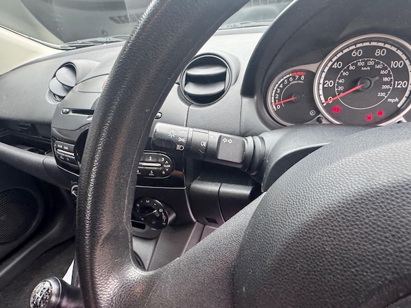 Used Mazda Mazda2 2014 for sale - 76259874: Photo 22