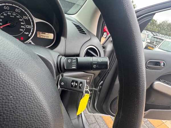 Used Mazda Mazda2 2014 for sale - 76259874: Photo 23