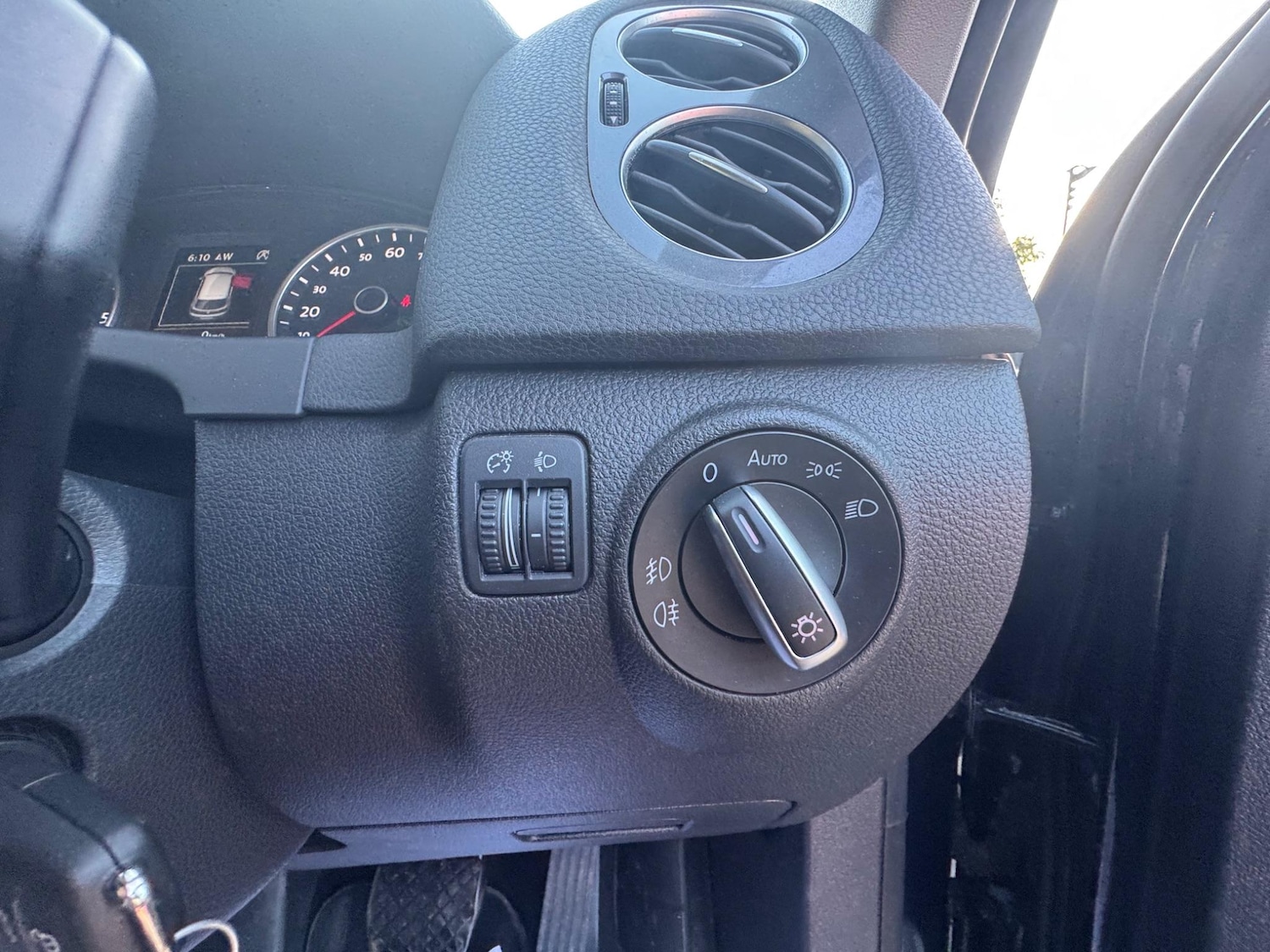 Vehicle 28