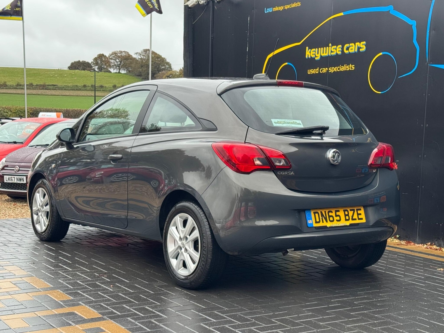 Used Vauxhall Corsa 2015 for sale - 76512104: Photo 2