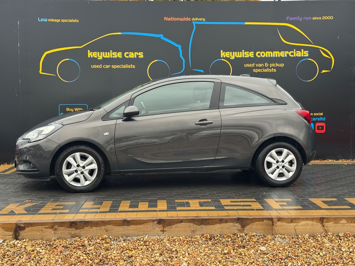 Used Vauxhall Corsa 2015 for sale - 76512104: Photo 3