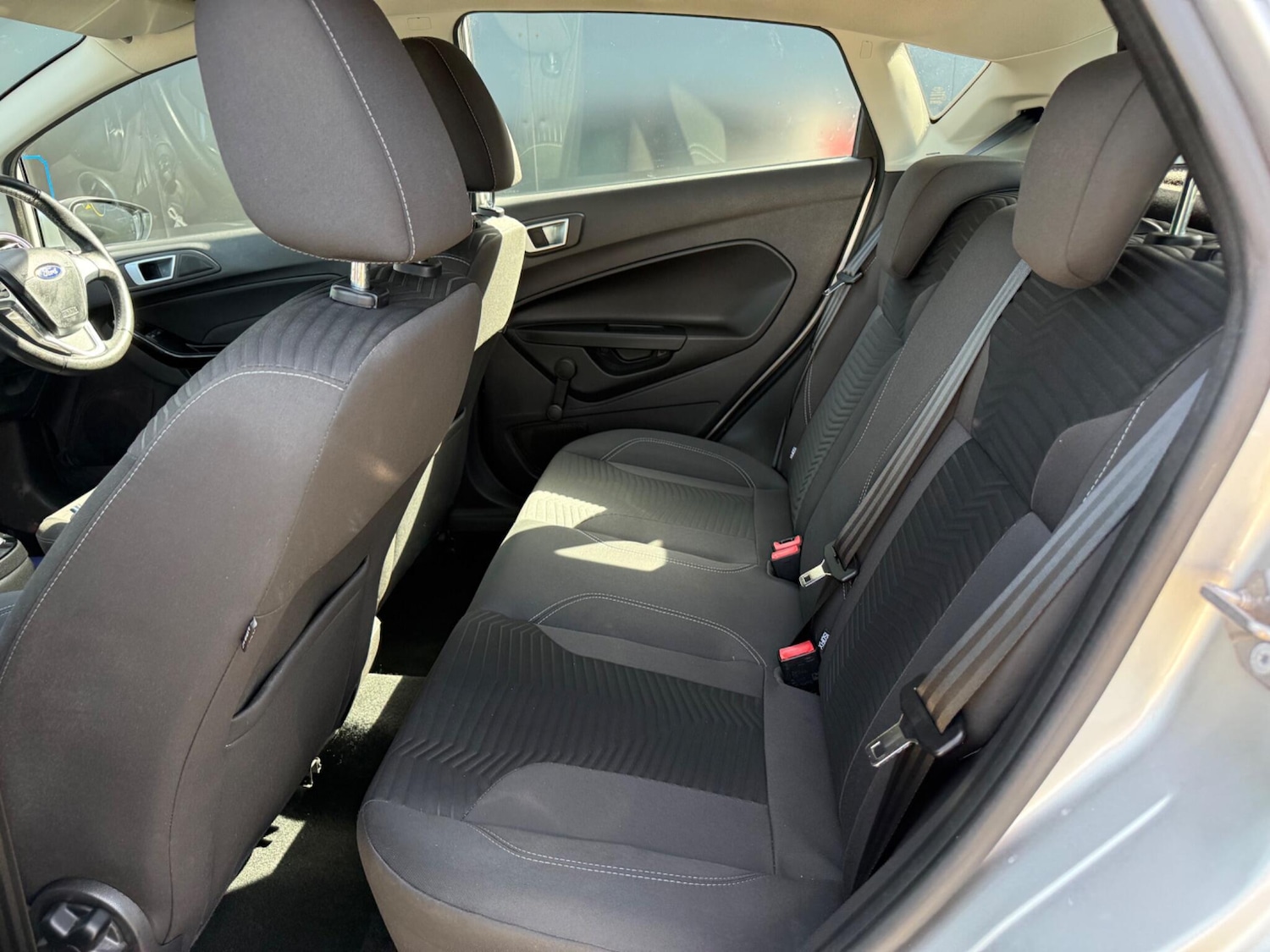 Used Ford Fiesta 2015 for sale - 78170325: Photo 26