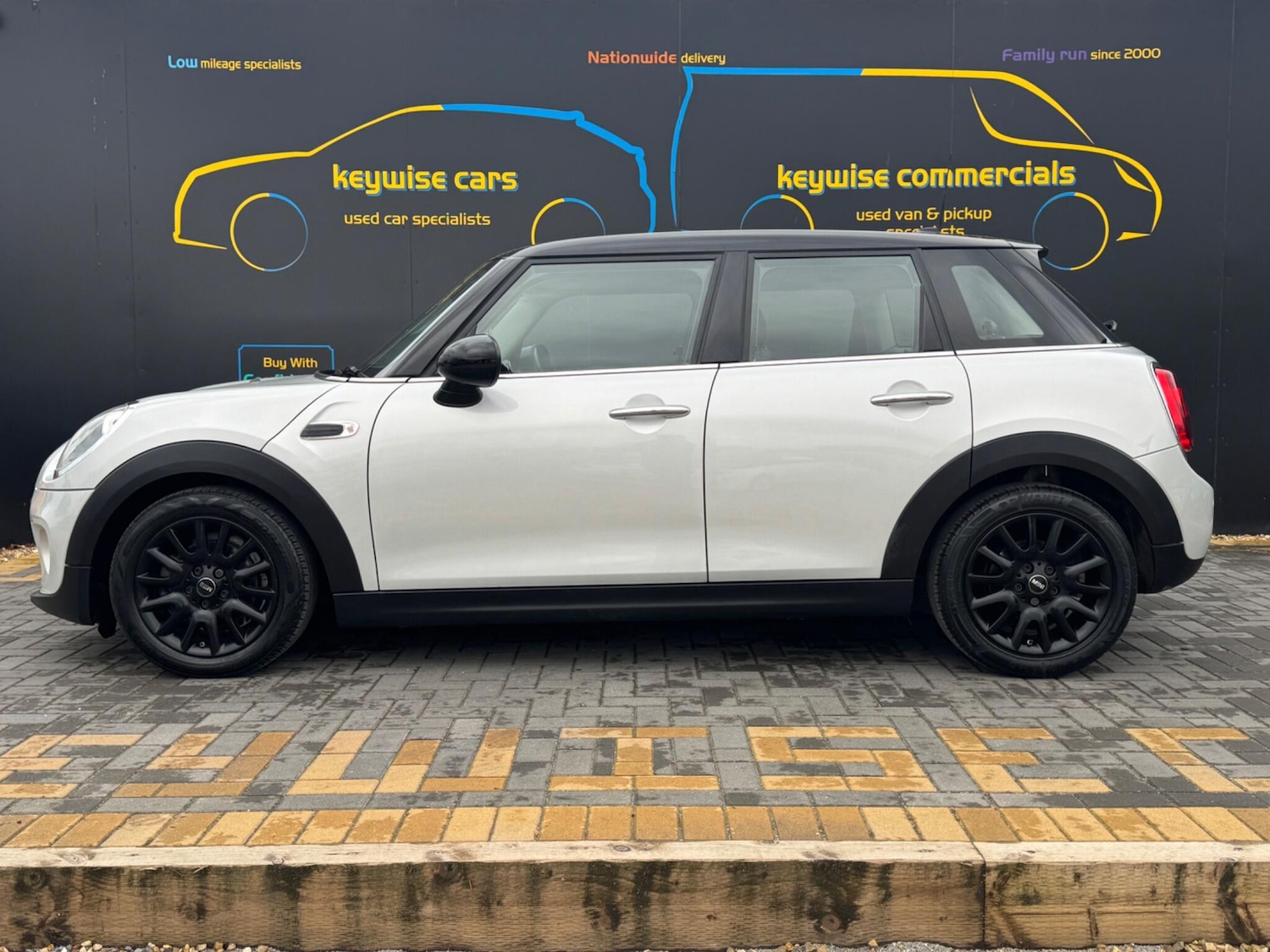 Used MINI Hatch 2015 for sale - 77611555: Photo 2