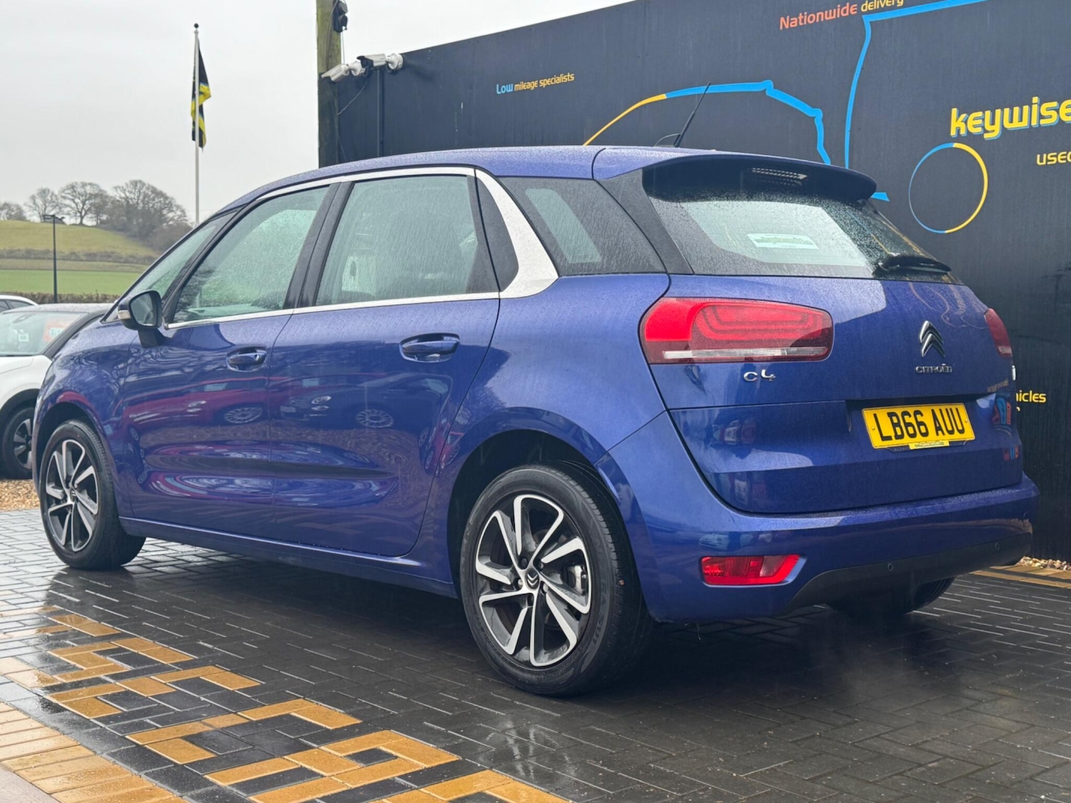 Used Citroen C4 Picasso 2017 for sale - 77143943: Photo 3