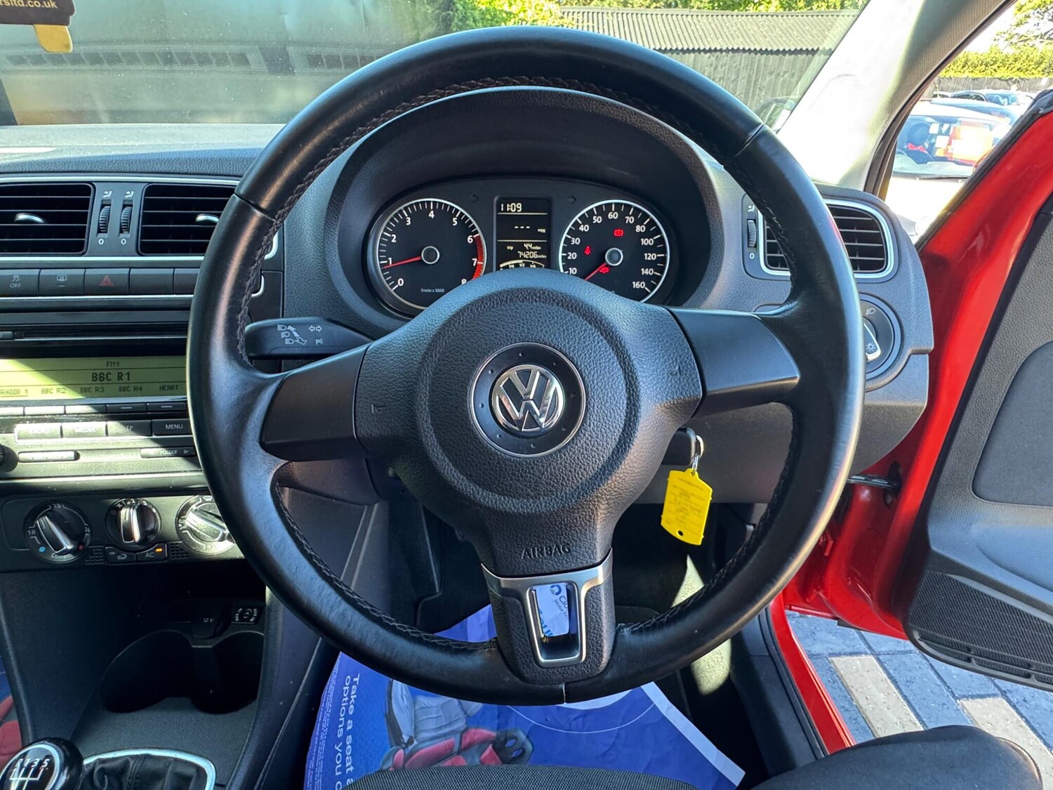 Used Volkswagen Polo 2010 for sale - 76026445: Photo 28