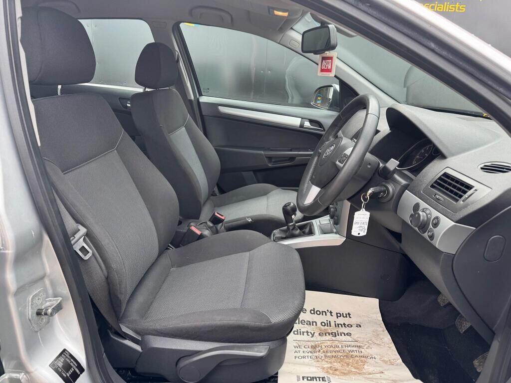 Used Vauxhall Astra 2010 for sale - 76988919: Photo 13