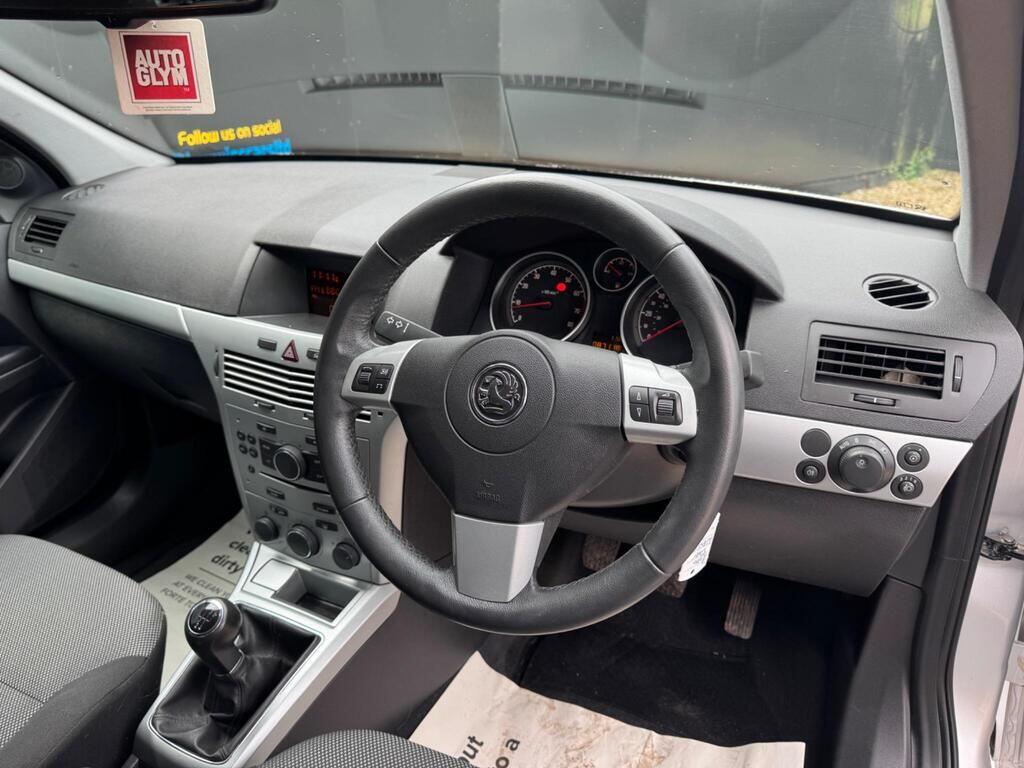 Used Vauxhall Astra 2010 for sale - 76988919: Photo 14
