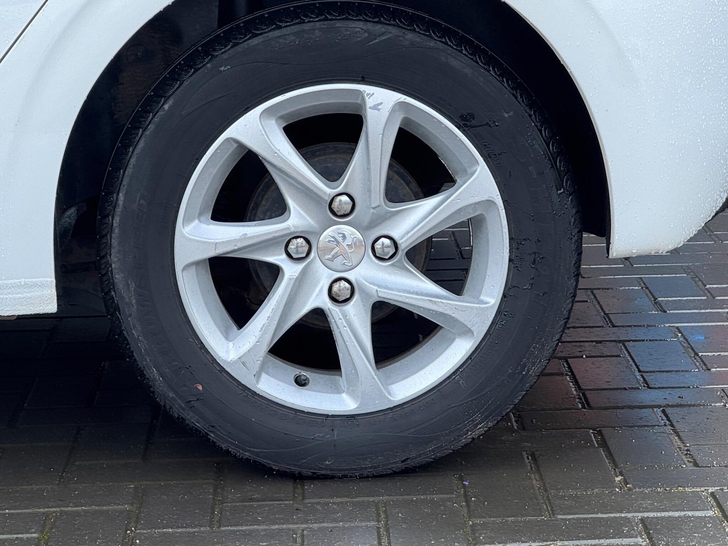 Used Peugeot 208 2015 for sale - 77883459: Photo 11