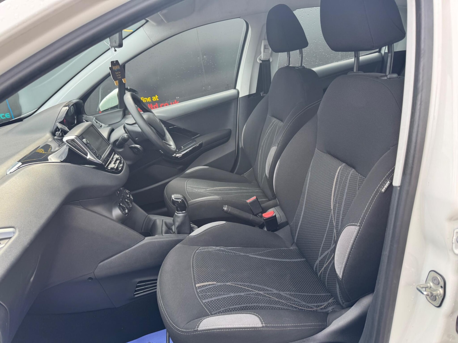 Used Peugeot 208 2015 for sale - 77883459: Photo 16