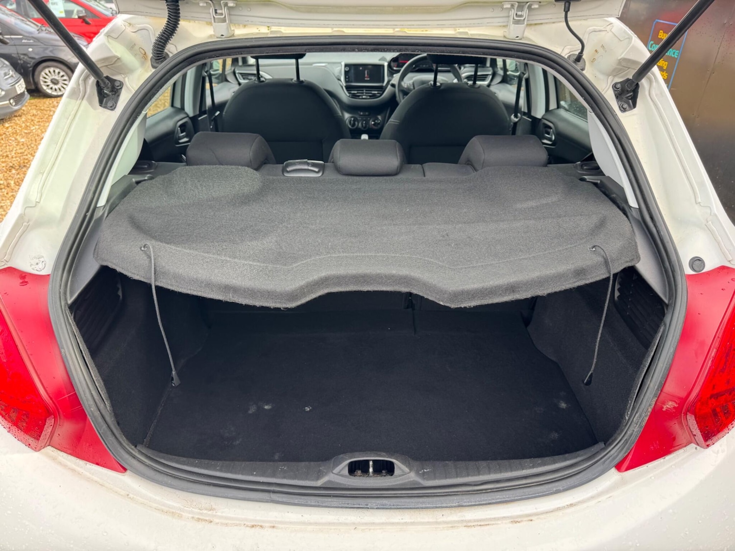 Used Peugeot 208 2015 for sale - 77883459: Photo 21