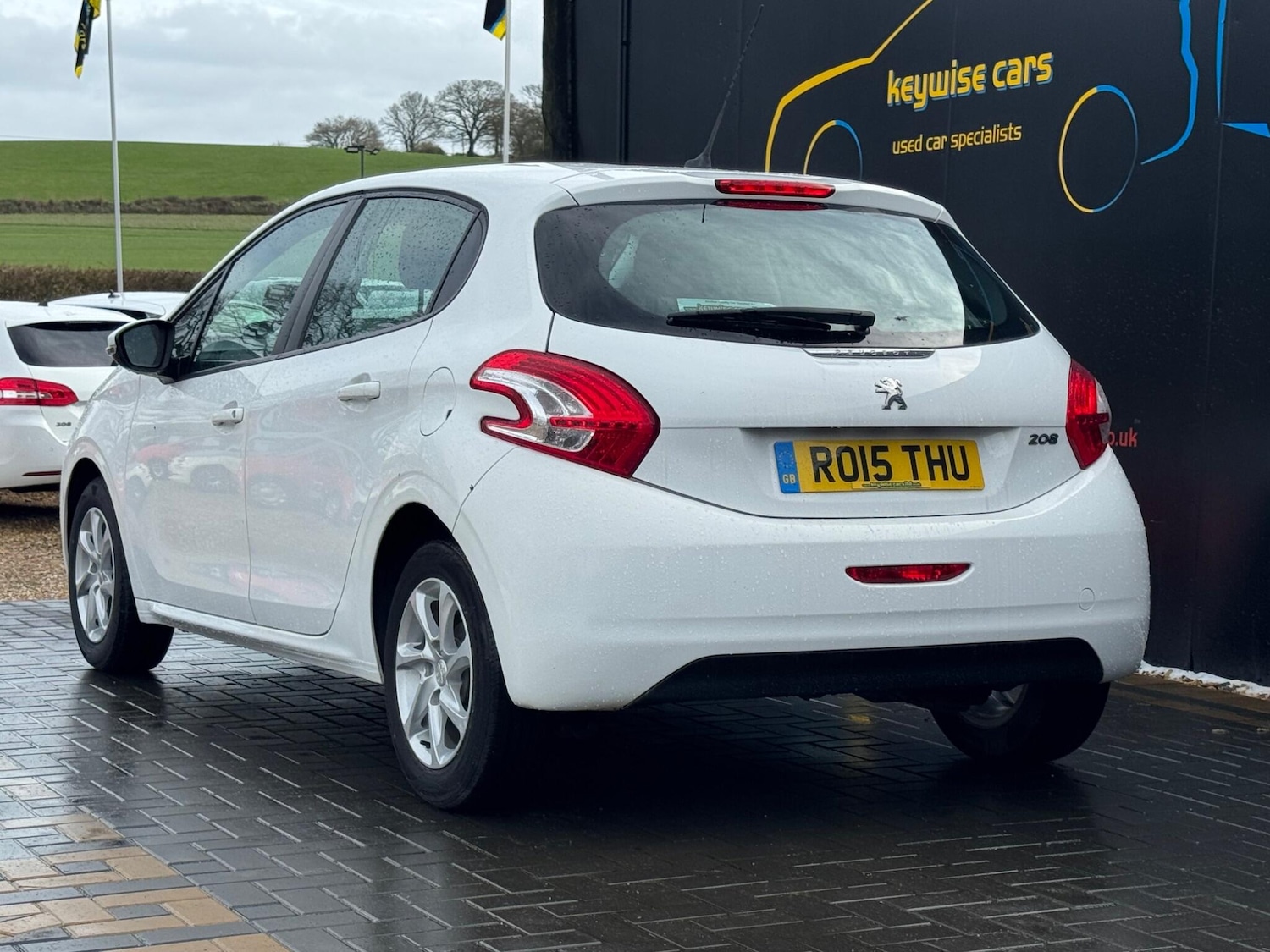 Used Peugeot 208 2015 for sale - 77883459: Photo 3