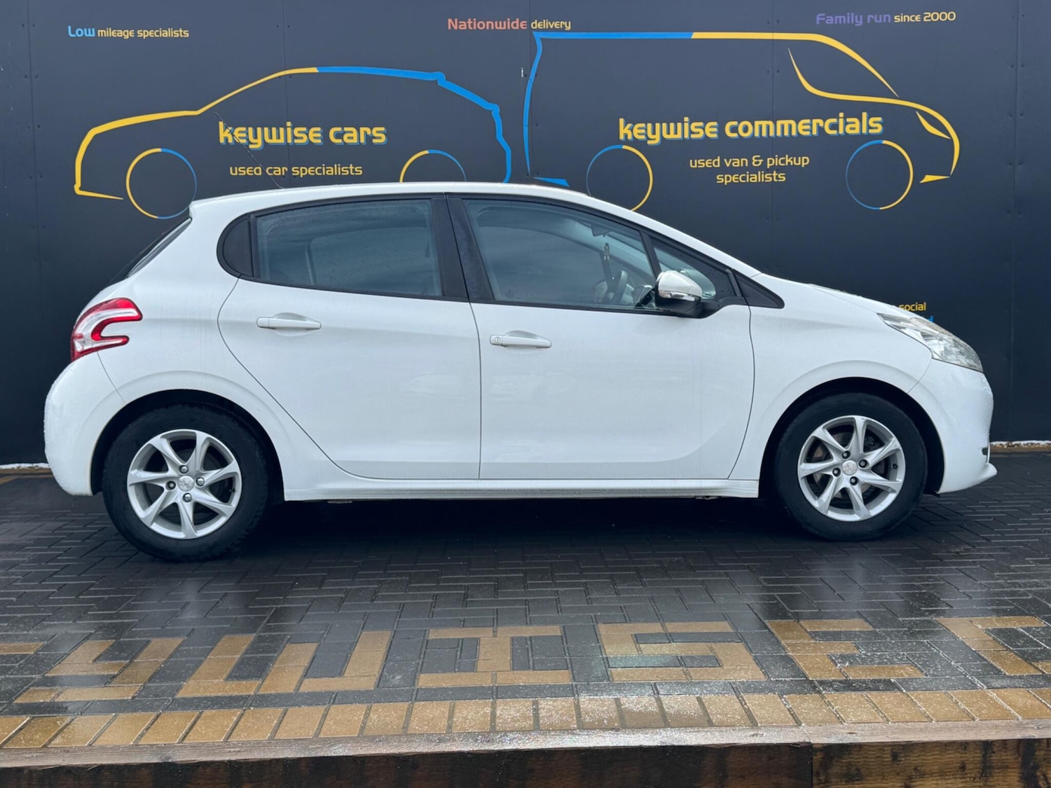 Used Peugeot 208 2015 for sale - 77883459: Photo 6